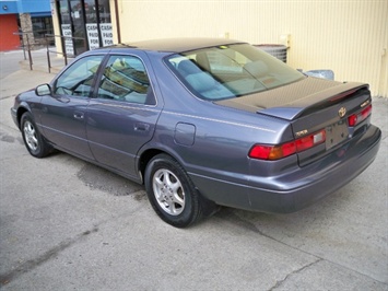 1997 Toyota Camry LE   - Photo 5 - Cincinnati, OH 45255