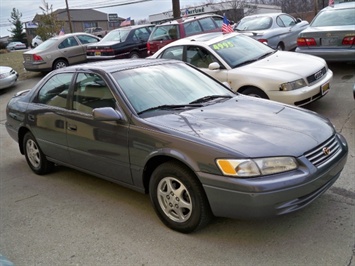 1997 Toyota Camry LE   - Photo 1 - Cincinnati, OH 45255