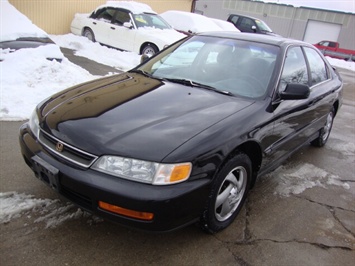 1997 Honda Accord LX   - Photo 3 - Cincinnati, OH 45255