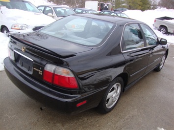 1997 Honda Accord LX   - Photo 6 - Cincinnati, OH 45255