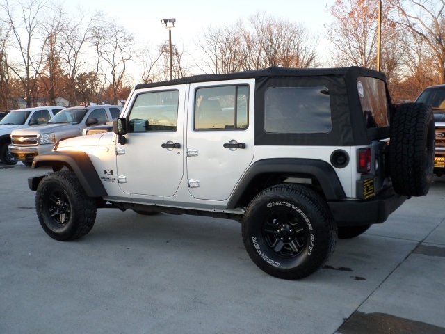 2007 Jeep Wrangler Unlimited X - Photo 4 - Cincinnati, OH 45255