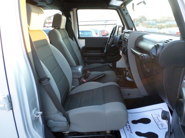 2007 Jeep Wrangler Unlimited X - Photo 8 - Cincinnati, OH 45255