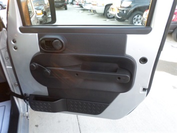 2007 Jeep Wrangler Unlimited X   - Photo 22 - Cincinnati, OH 45255