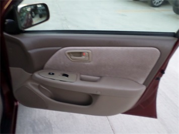 1999 Toyota Camry LE   - Photo 21 - Cincinnati, OH 45255