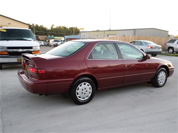 1999 Toyota Camry LE   - Photo 6 - Cincinnati, OH 45255