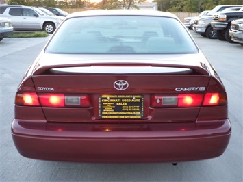 1999 Toyota Camry LE   - Photo 5 - Cincinnati, OH 45255