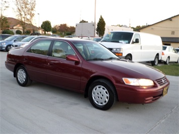 1999 Toyota Camry LE   - Photo 1 - Cincinnati, OH 45255