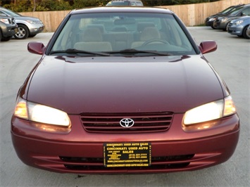 1999 Toyota Camry LE   - Photo 2 - Cincinnati, OH 45255