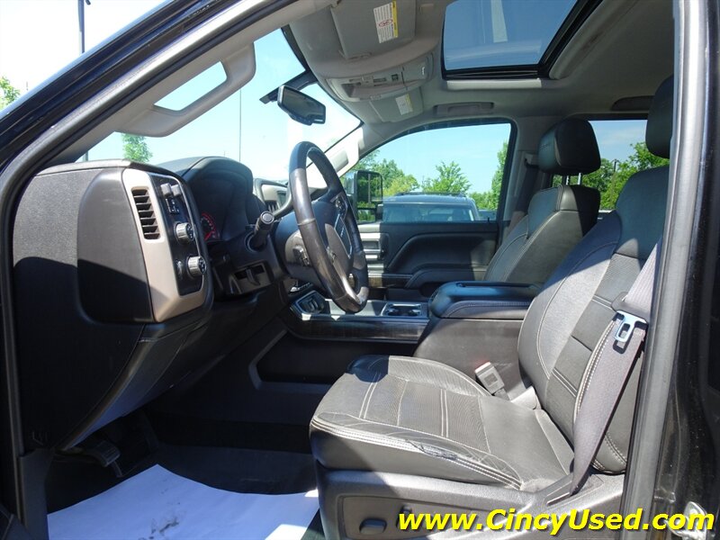2016 GMC Sierra 2500HD Denali - Photo 10 - Cincinnati, OH 45255