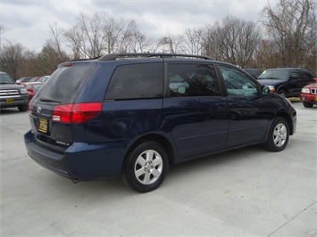 2004 Toyota Sienna CE   - Photo 6 - Cincinnati, OH 45255