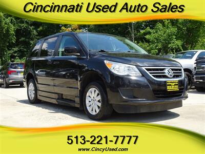 2012 Volkswagen Routan SEL  Handicap Van - Photo 1 - Cincinnati, OH 45255