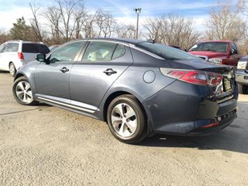 2015 Kia Optima Hybrid   - Photo 12 - Cincinnati, OH 45255