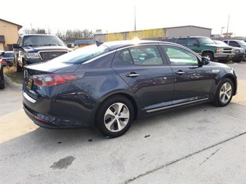 2015 Kia Optima Hybrid   - Photo 6 - Cincinnati, OH 45255