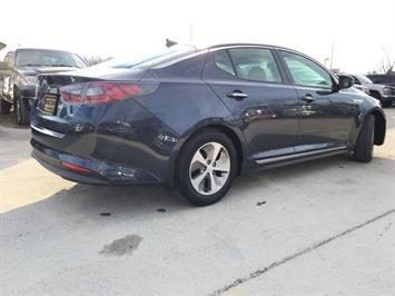 2015 Kia Optima Hybrid   - Photo 13 - Cincinnati, OH 45255