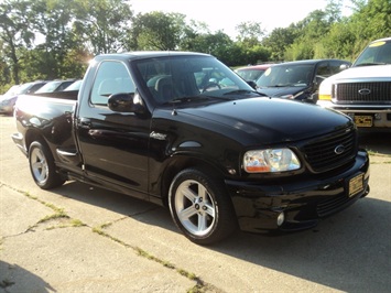 2003 Ford F150 SVT Lightning   - Photo 1 - Cincinnati, OH 45255