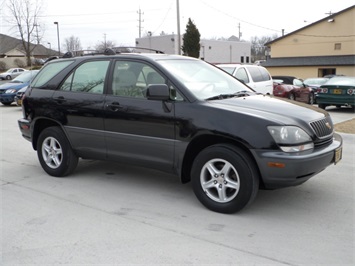 1999 Lexus RX 300   - Photo 1 - Cincinnati, OH 45255