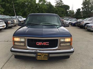 1996 GMC Suburban C1500   - Photo 2 - Cincinnati, OH 45255