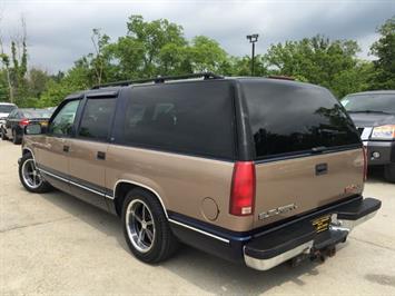 1996 GMC Suburban C1500   - Photo 13 - Cincinnati, OH 45255