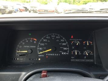 1996 GMC Suburban C1500   - Photo 17 - Cincinnati, OH 45255