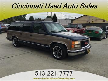 1996 GMC Suburban C1500   - Photo 1 - Cincinnati, OH 45255