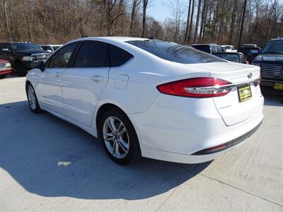 2018 Ford Fusion Hybrid SE  2.0L Hybrid I4 FWD - Photo 14 - Cincinnati, OH 45255