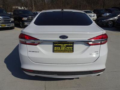 2018 Ford Fusion Hybrid SE  2.0L Hybrid I4 FWD - Photo 4 - Cincinnati, OH 45255