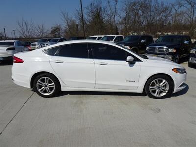 2018 Ford Fusion Hybrid SE  2.0L Hybrid I4 FWD - Photo 2 - Cincinnati, OH 45255