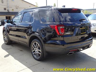 2017 Ford Explorer Sport   - Photo 10 - Cincinnati, OH 45255