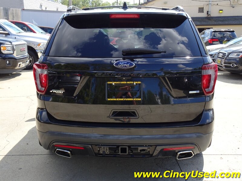 2017 Ford Explorer Sport   - Photo 9 - Cincinnati, OH 45255