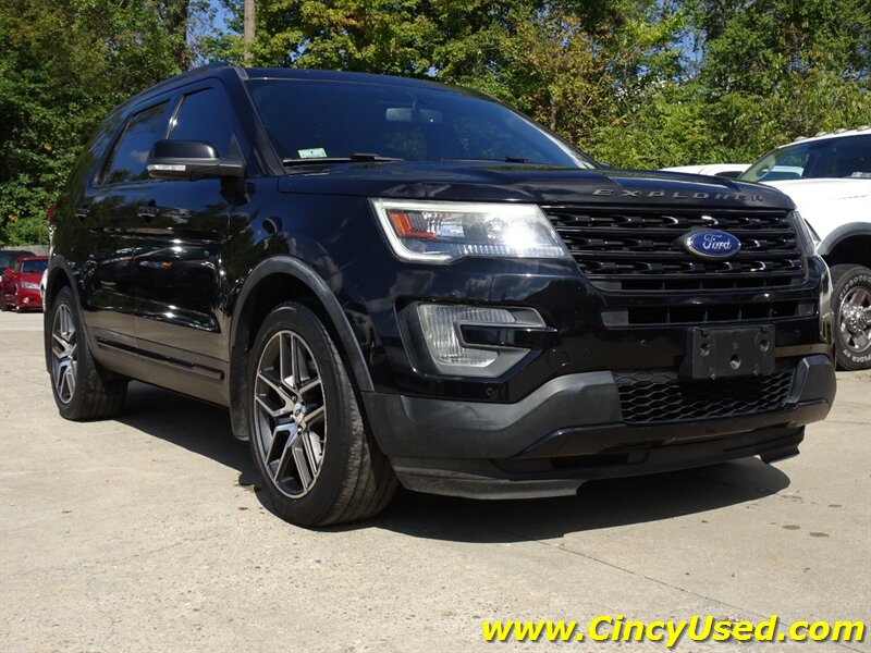 2017 Ford Explorer Sport   - Photo 5 - Cincinnati, OH 45255