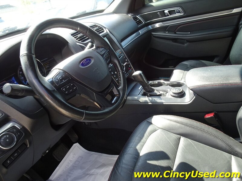 2017 Ford Explorer Sport   - Photo 14 - Cincinnati, OH 45255