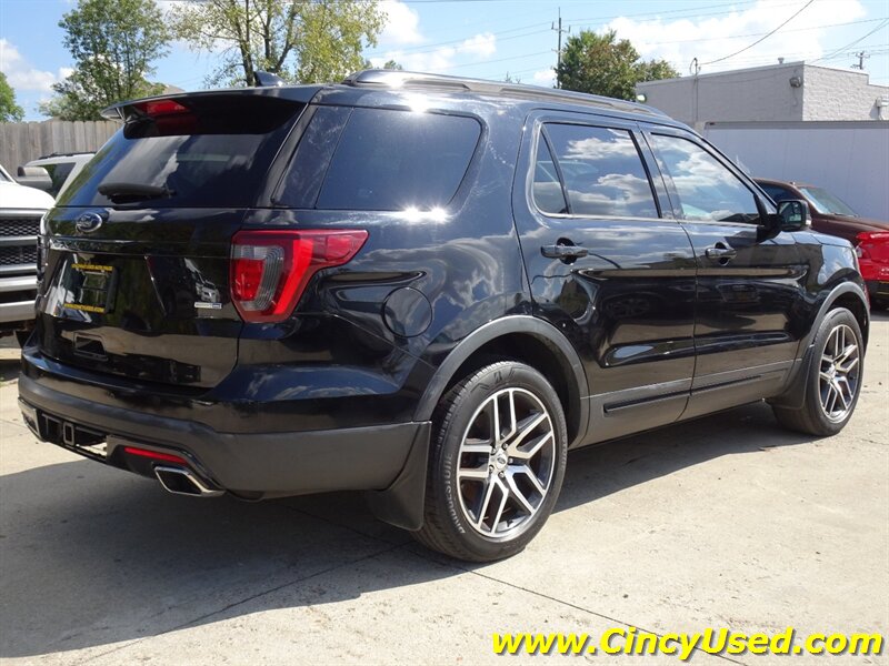 2017 Ford Explorer Sport   - Photo 8 - Cincinnati, OH 45255