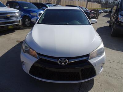 2017 Toyota Camry SE  2.5L I4 FWD - Photo 2 - Cincinnati, OH 45255