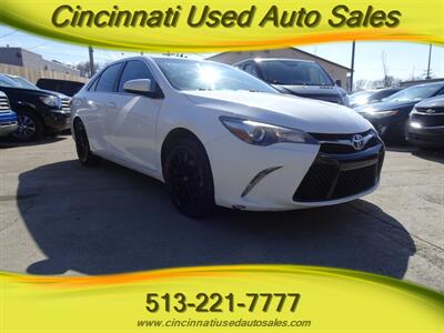 2017 Toyota Camry SE  2.5L I4 FWD - Photo 1 - Cincinnati, OH 45255