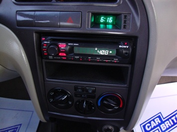 2003 HYUNDAI ELANTRA GLS   - Photo 12 - Cincinnati, OH 45255