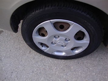 2003 HYUNDAI ELANTRA GLS   - Photo 20 - Cincinnati, OH 45255