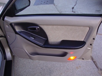 2003 HYUNDAI ELANTRA GLS   - Photo 16 - Cincinnati, OH 45255
