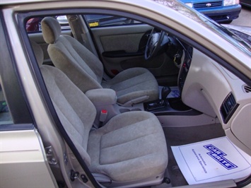 2003 HYUNDAI ELANTRA GLS   - Photo 8 - Cincinnati, OH 45255
