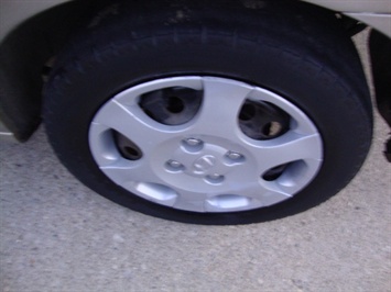 2003 HYUNDAI ELANTRA GLS   - Photo 19 - Cincinnati, OH 45255