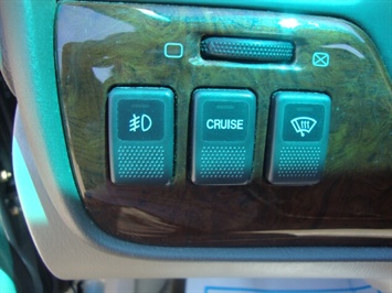 2001 Subaru Outback Limited   - Photo 16 - Cincinnati, OH 45255