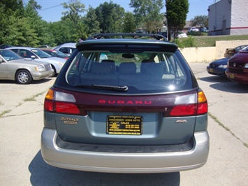 2001 Subaru Outback Limited   - Photo 5 - Cincinnati, OH 45255