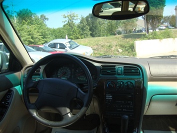 2001 Subaru Outback Limited   - Photo 7 - Cincinnati, OH 45255