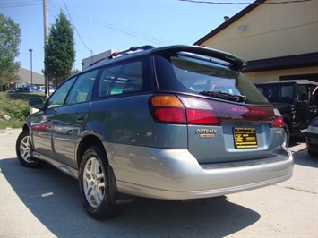 2001 Subaru Outback Limited   - Photo 12 - Cincinnati, OH 45255