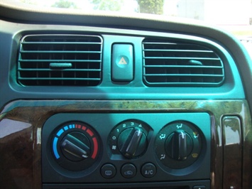 2001 Subaru Outback Limited   - Photo 18 - Cincinnati, OH 45255