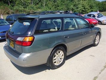 2001 Subaru Outback Limited   - Photo 6 - Cincinnati, OH 45255