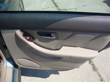 2001 Subaru Outback Limited   - Photo 24 - Cincinnati, OH 45255