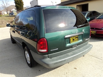 1996 Dodge Grand Caravan SE   - Photo 4 - Cincinnati, OH 45255