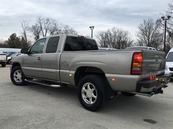 2003 GMC Sierra 1500 Denali   - Photo 12 - Cincinnati, OH 45255