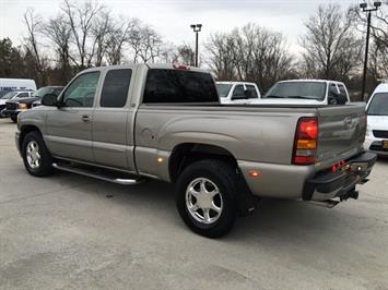 2003 GMC Sierra 1500 Denali   - Photo 4 - Cincinnati, OH 45255