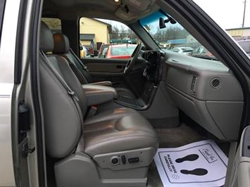 2003 GMC Sierra 1500 Denali   - Photo 8 - Cincinnati, OH 45255